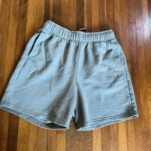ALO Yoga Accolade Sweat Short